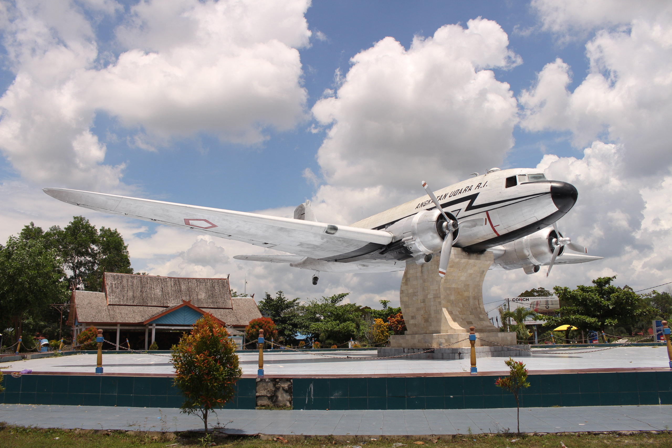 MONUMEN PALAGAN SAMBI